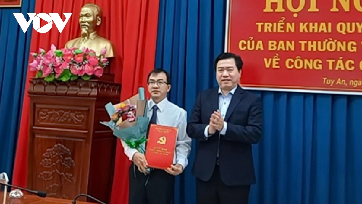 Ông Huỳnh Văn Khoa giữ chức vụ Phó Bí thư Huyện ủy Tuy An, tỉnh Phú Yên